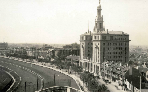 0813 | 华安合群保寿公司在上海创立