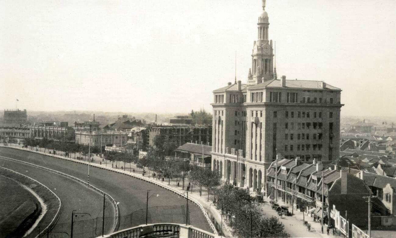 0813 | 华安合群保寿公司在上海创立