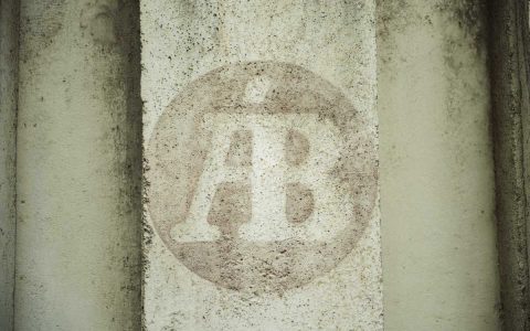 1122 | 匈牙利保险体制改革